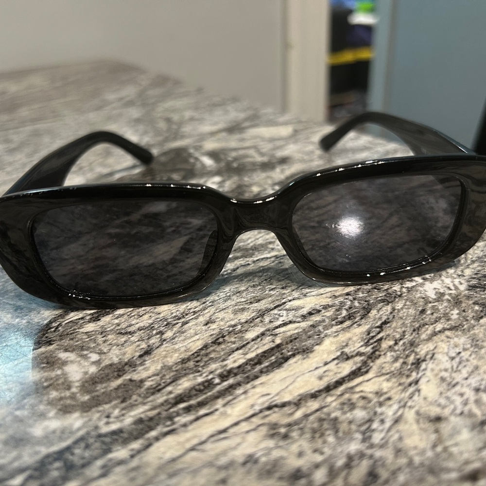 Black Rectangular Sunglasses With Dark Tinted Len… - image 6